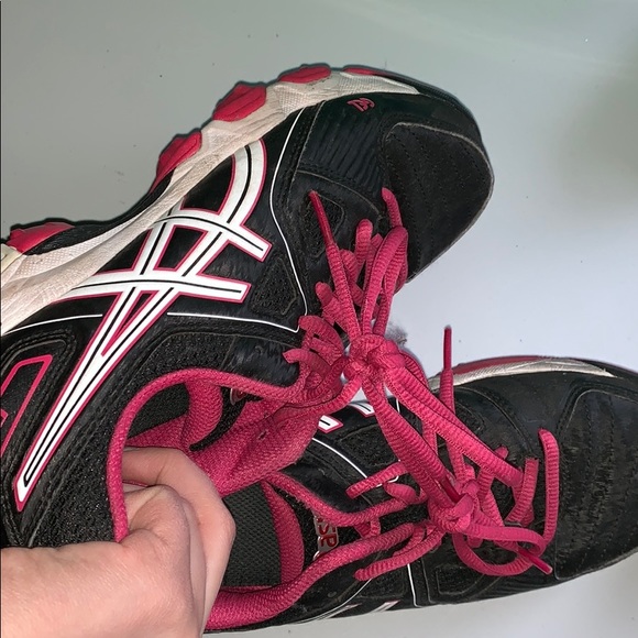 Pink white and black turf shoes ASICS - Picture 3 of 3